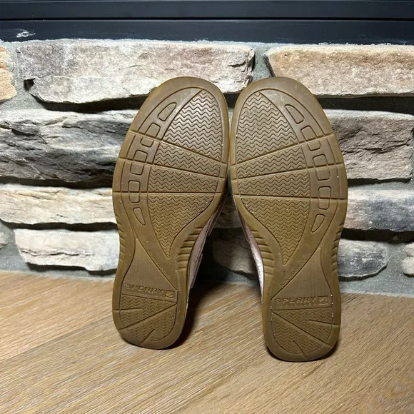 Size 5.5 Sperry shoes - Picture 7 of 8